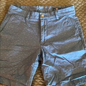 Vineyard Vines men’s Breaker shorts 9”. size 30